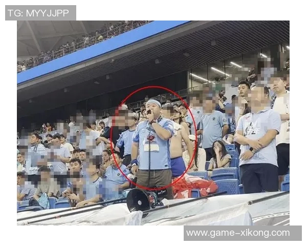 杨立瑜遭球迷怒斥:何必与阿猫阿狗争执真该给球迷竖中指 杨立瑜遭球迷怒斥:何必与阿猫阿狗争执真该给球迷竖中指