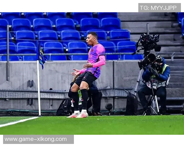 姆巴佩新赛季表现惊艳12场打入16球在阿隆索战术下获得更大自由度 姆巴佩新赛季表现惊艳12场打入16球在阿隆索战术下获得更大自由度