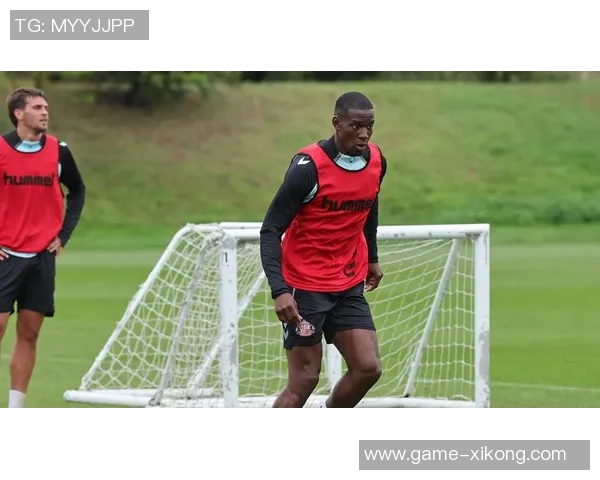 曼联发布对阵桑德兰海报多古独自亮相迎战升班马