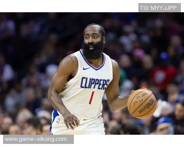 鲍威尔半场表现惊艳12投6中轻松砍下18分助球队争夺胜利