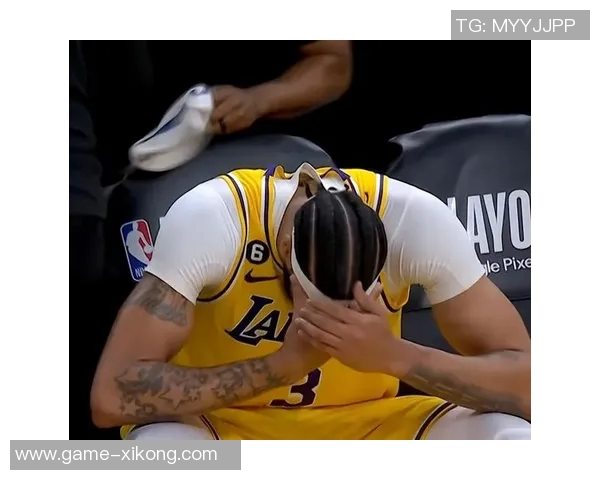 浓眉谈球队进攻体系强调球权转移与身体移动自己非常适应