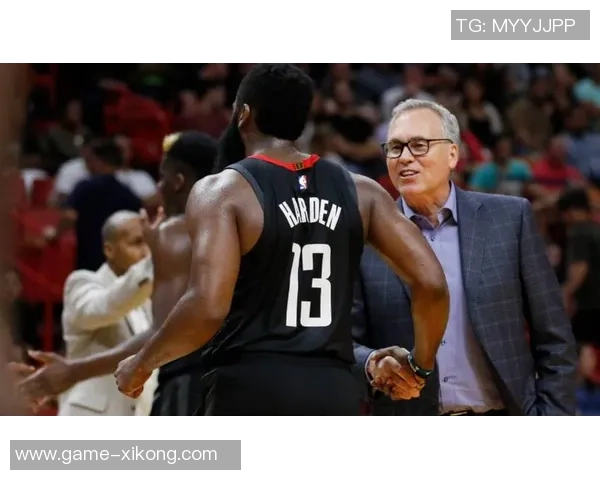 鲍威尔谈与阿德巴约的合作默契培养过程与未来展望 鲍威尔谈与阿德巴约的合作默契培养过程与未来展望